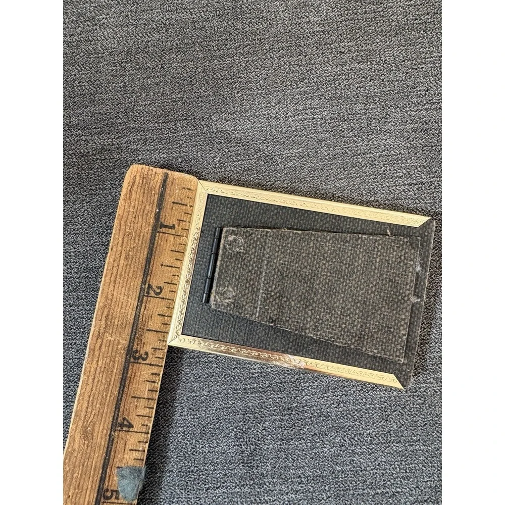 Vintage Gold-Toned Detailed Metal Picture Frame  2.5x 3.5